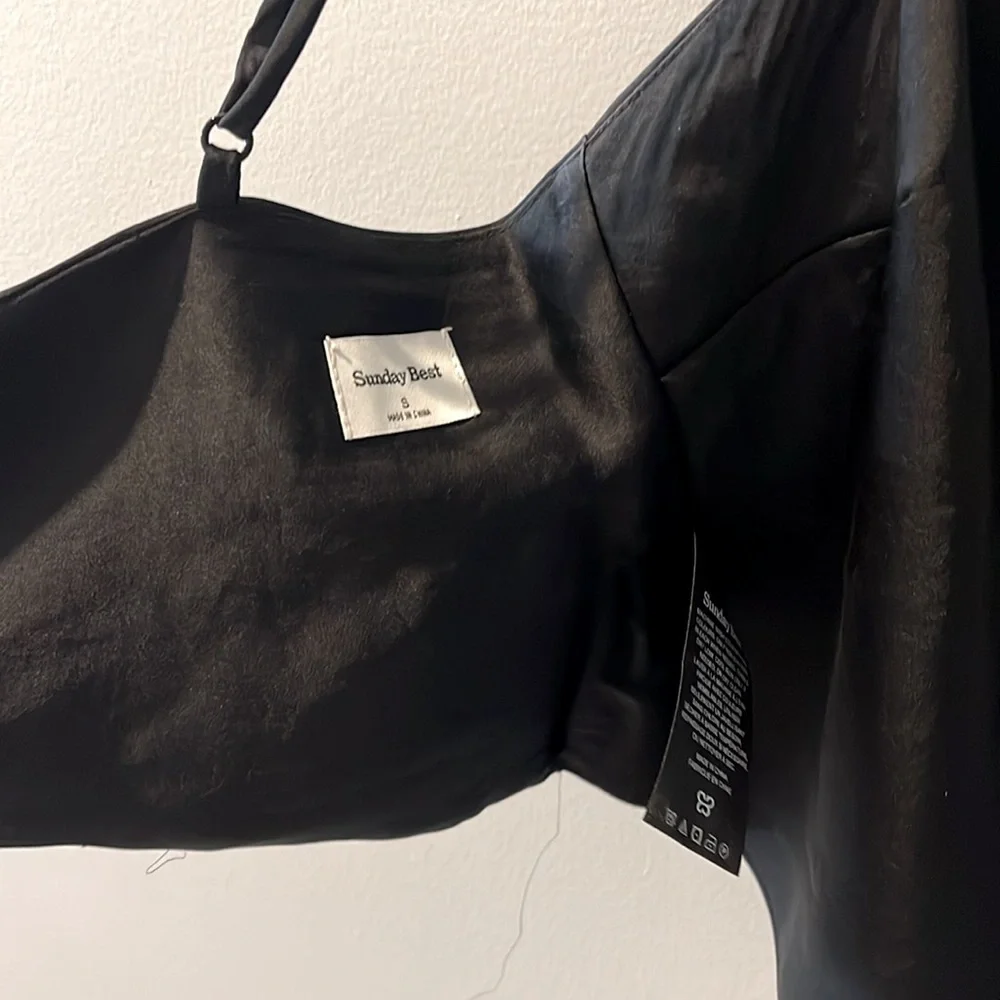 Aritzia Tie Crop Top​​​ - Picture 3 of 3